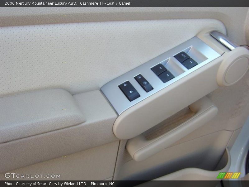 Cashmere Tri-Coat / Camel 2006 Mercury Mountaineer Luxury AWD
