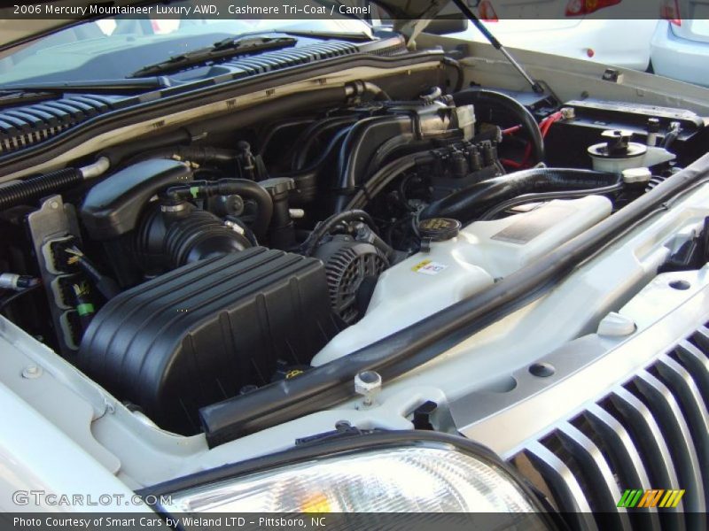 Cashmere Tri-Coat / Camel 2006 Mercury Mountaineer Luxury AWD