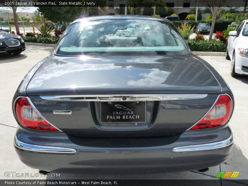 Slate Metallic / Ivory 2005 Jaguar XJ Vanden Plas