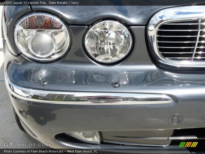 Slate Metallic / Ivory 2005 Jaguar XJ Vanden Plas