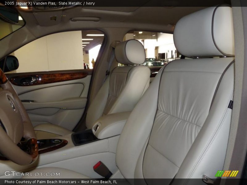  2005 XJ Vanden Plas Ivory Interior
