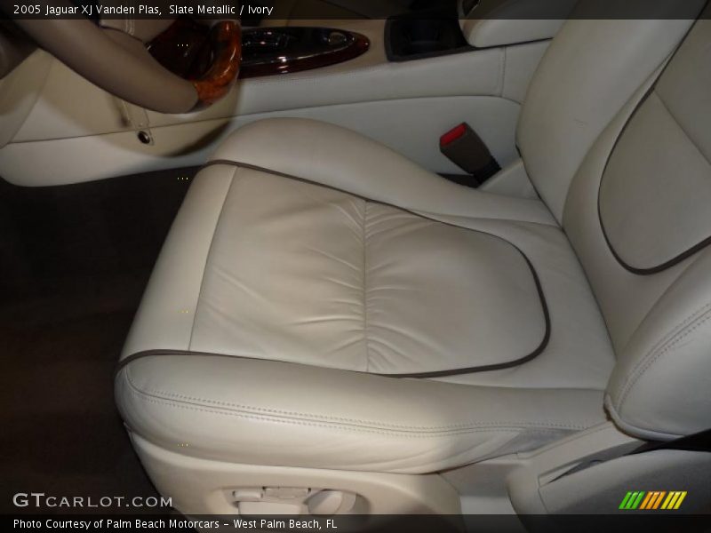  2005 XJ Vanden Plas Ivory Interior