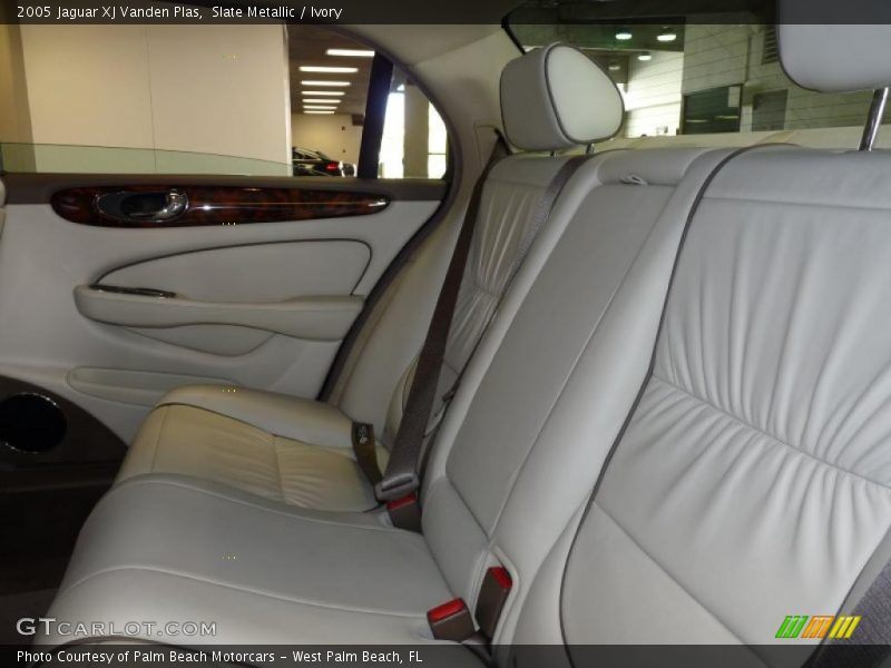  2005 XJ Vanden Plas Ivory Interior