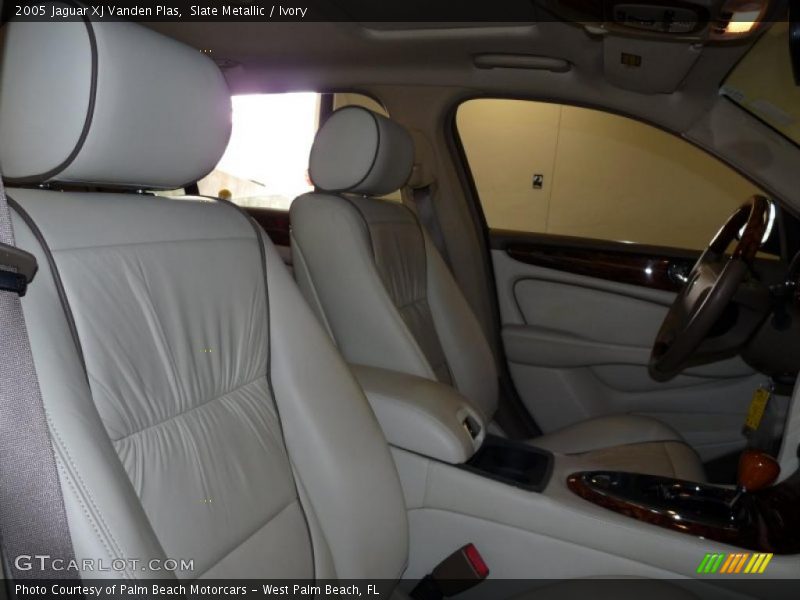 Slate Metallic / Ivory 2005 Jaguar XJ Vanden Plas