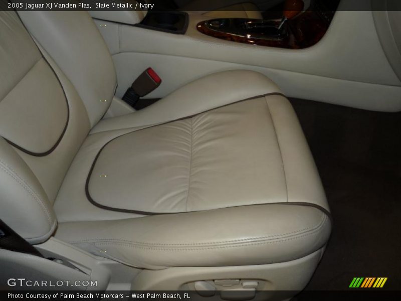 Slate Metallic / Ivory 2005 Jaguar XJ Vanden Plas