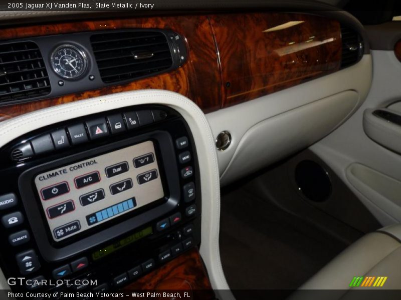 Controls of 2005 XJ Vanden Plas