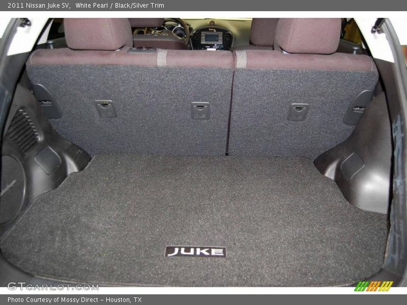 White Pearl / Black/Silver Trim 2011 Nissan Juke SV