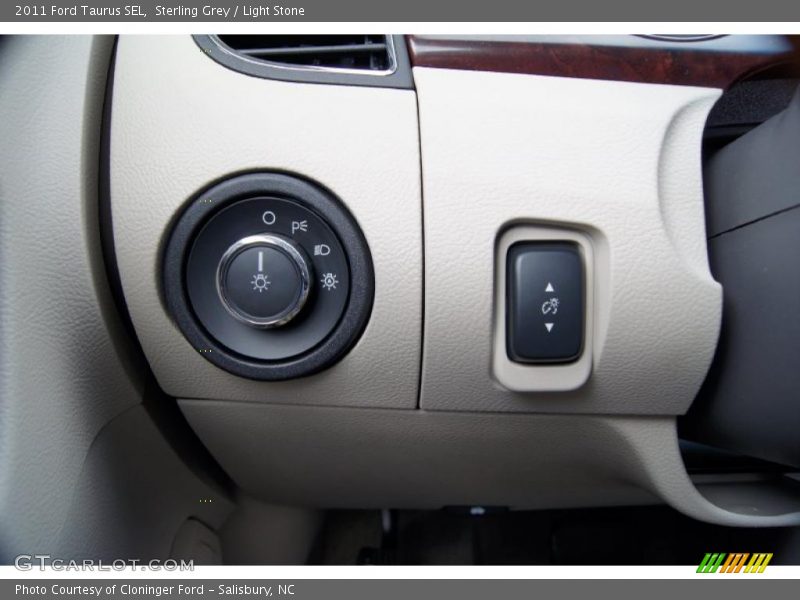 Sterling Grey / Light Stone 2011 Ford Taurus SEL