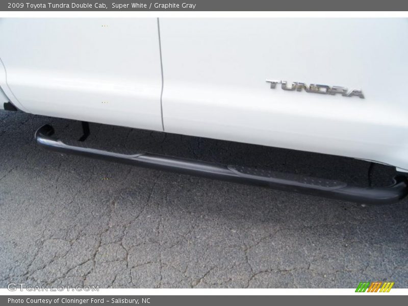 Super White / Graphite Gray 2009 Toyota Tundra Double Cab