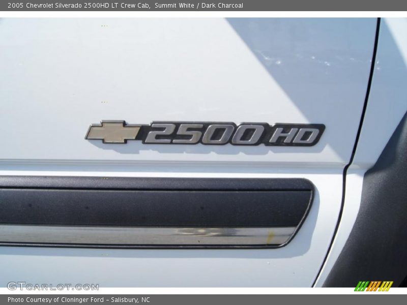 Summit White / Dark Charcoal 2005 Chevrolet Silverado 2500HD LT Crew Cab