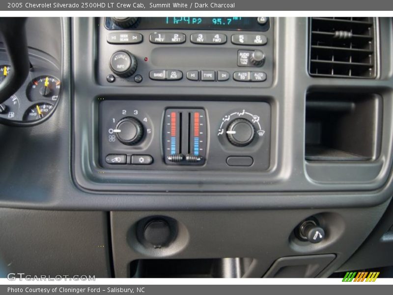 Summit White / Dark Charcoal 2005 Chevrolet Silverado 2500HD LT Crew Cab