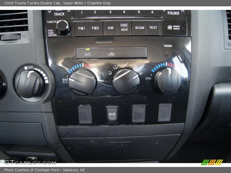 Super White / Graphite Gray 2009 Toyota Tundra Double Cab