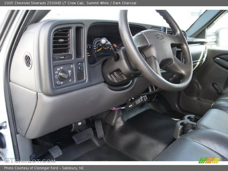 Summit White / Dark Charcoal 2005 Chevrolet Silverado 2500HD LT Crew Cab