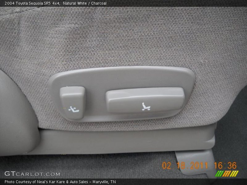 Natural White / Charcoal 2004 Toyota Sequoia SR5 4x4