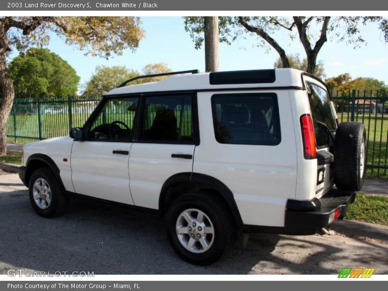 Chawton White / Black 2003 Land Rover Discovery S