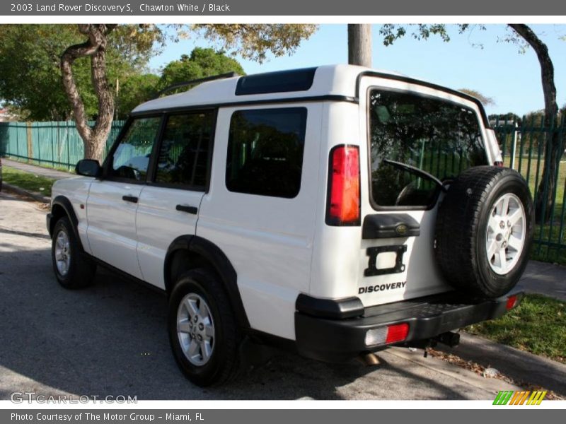 Chawton White / Black 2003 Land Rover Discovery S