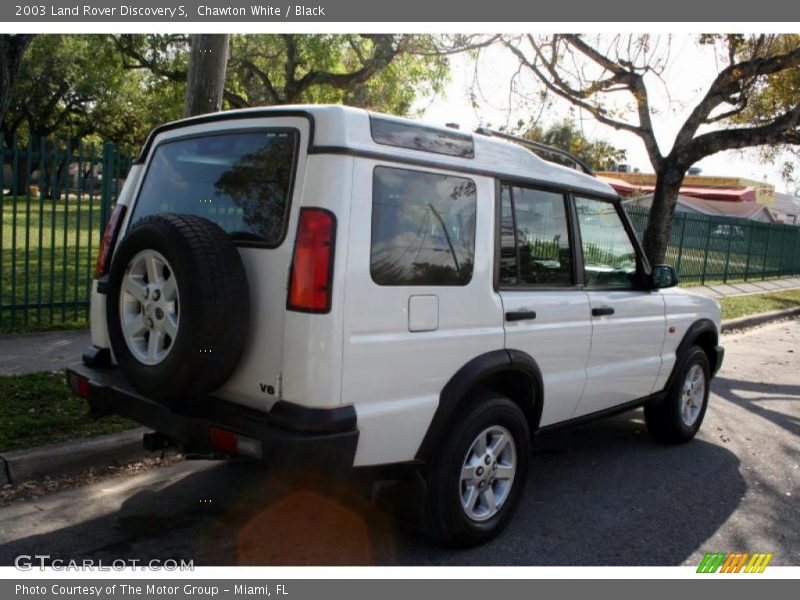Chawton White / Black 2003 Land Rover Discovery S