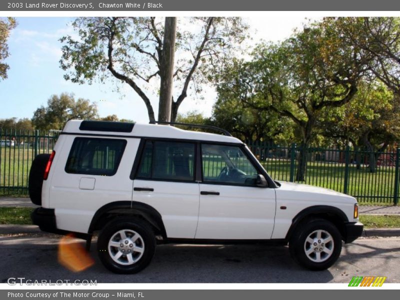 Chawton White / Black 2003 Land Rover Discovery S
