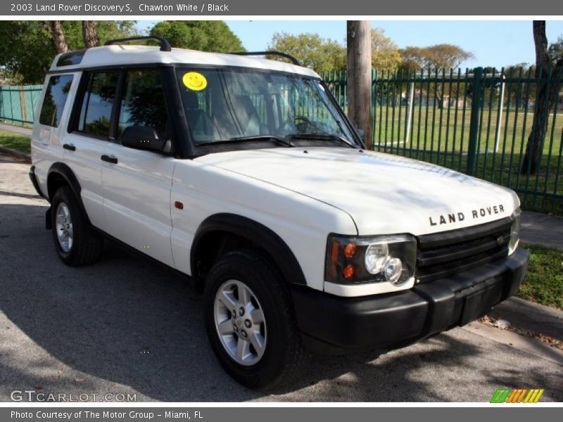 Chawton White / Black 2003 Land Rover Discovery S