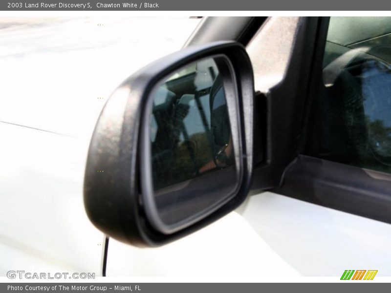 Chawton White / Black 2003 Land Rover Discovery S