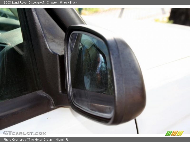 Chawton White / Black 2003 Land Rover Discovery S