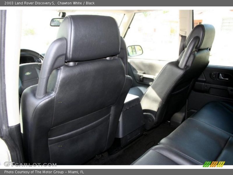 Chawton White / Black 2003 Land Rover Discovery S