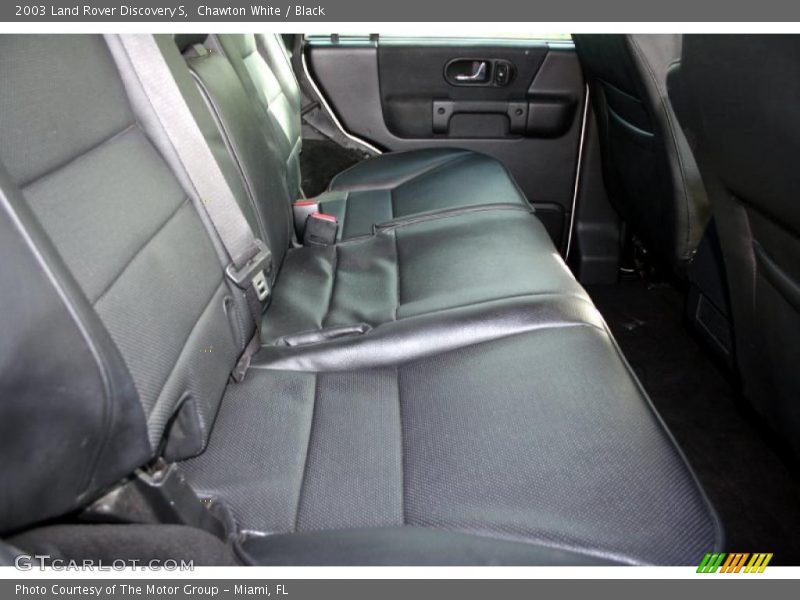 Chawton White / Black 2003 Land Rover Discovery S