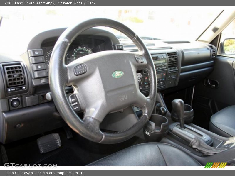 Chawton White / Black 2003 Land Rover Discovery S
