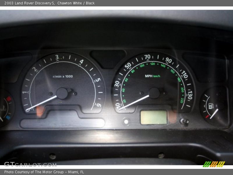 Chawton White / Black 2003 Land Rover Discovery S