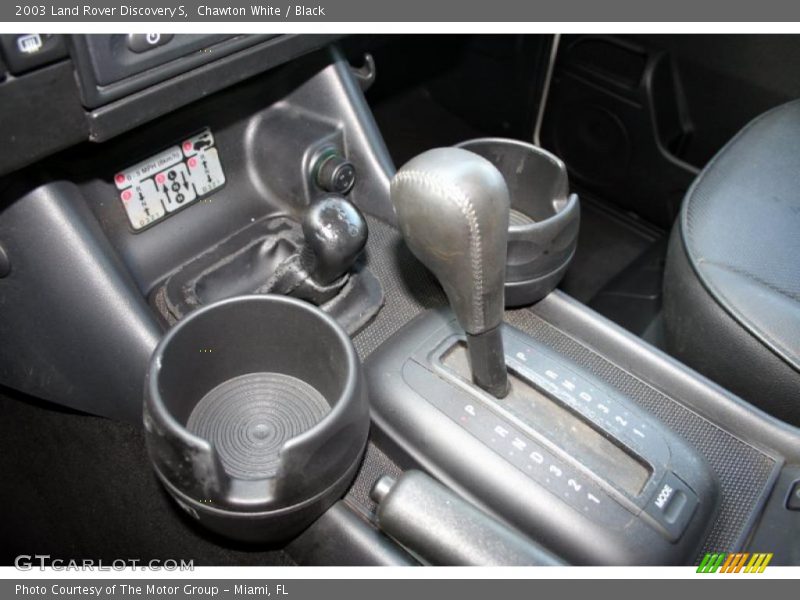 Chawton White / Black 2003 Land Rover Discovery S