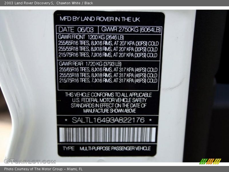Chawton White / Black 2003 Land Rover Discovery S