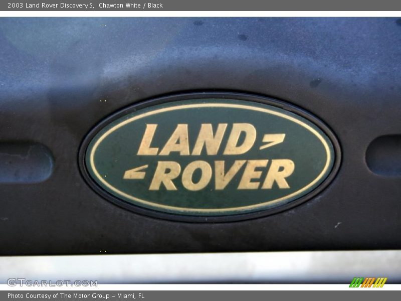 Chawton White / Black 2003 Land Rover Discovery S