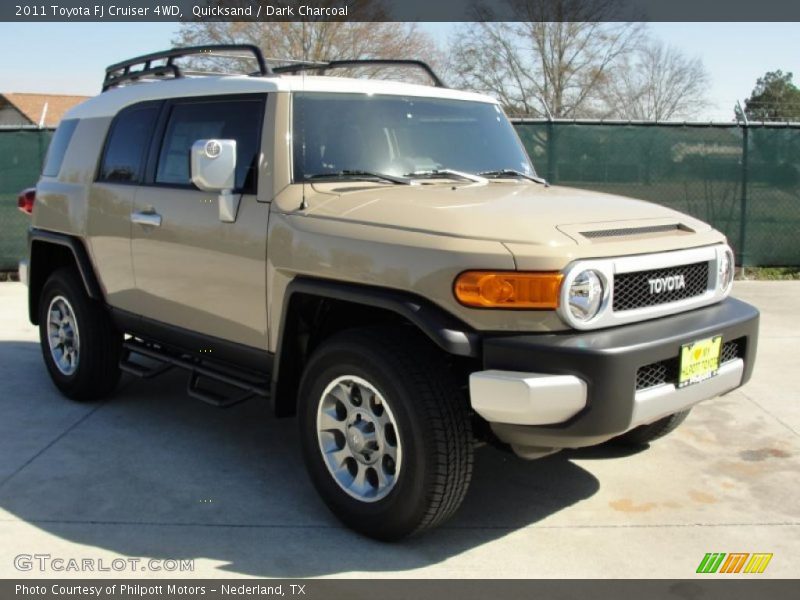 Front 3/4 View of 2011 FJ Cruiser 4WD