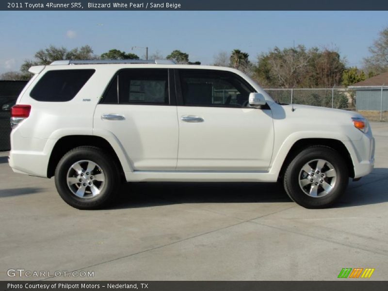 Blizzard White Pearl / Sand Beige 2011 Toyota 4Runner SR5