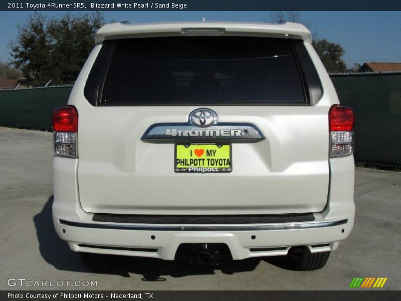 Blizzard White Pearl / Sand Beige 2011 Toyota 4Runner SR5