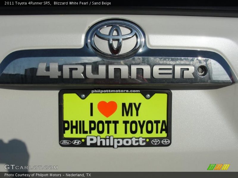 Blizzard White Pearl / Sand Beige 2011 Toyota 4Runner SR5