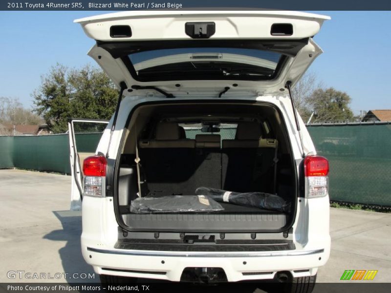 Blizzard White Pearl / Sand Beige 2011 Toyota 4Runner SR5