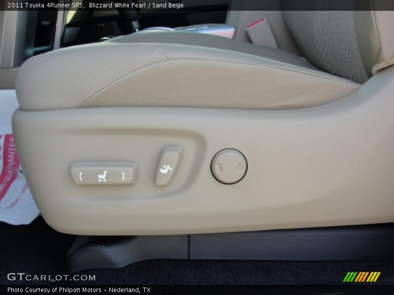 Blizzard White Pearl / Sand Beige 2011 Toyota 4Runner SR5