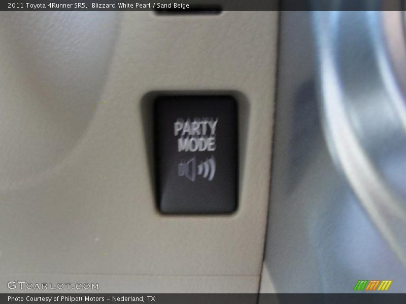 Blizzard White Pearl / Sand Beige 2011 Toyota 4Runner SR5