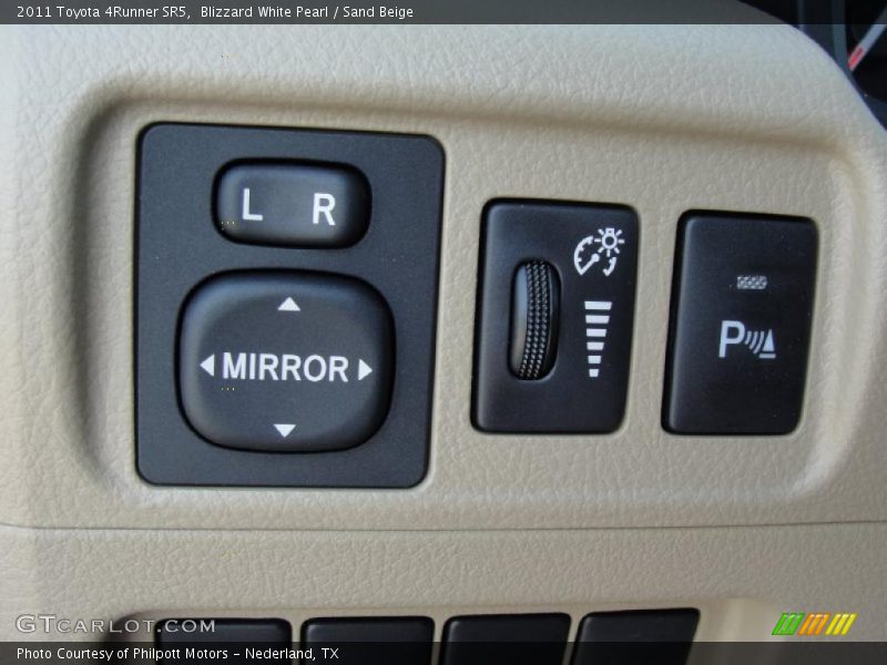 Blizzard White Pearl / Sand Beige 2011 Toyota 4Runner SR5