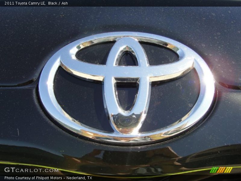 Black / Ash 2011 Toyota Camry LE