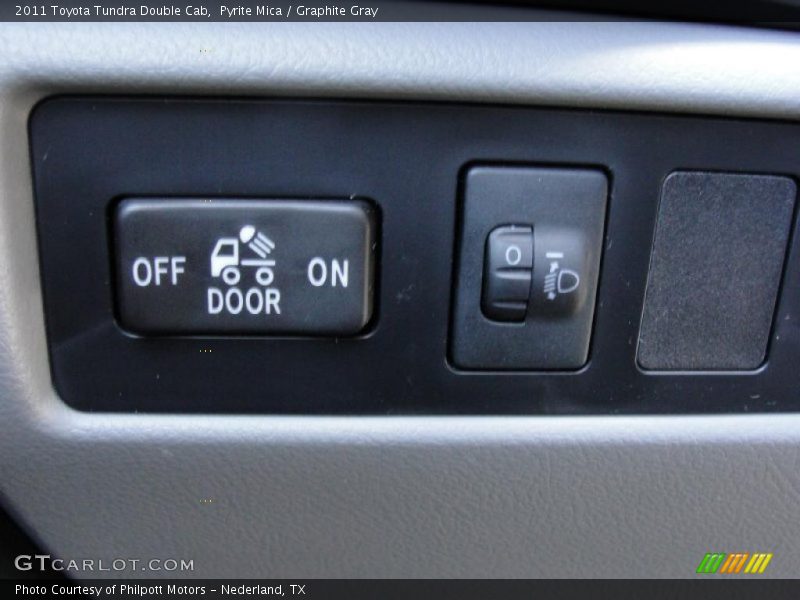 Pyrite Mica / Graphite Gray 2011 Toyota Tundra Double Cab