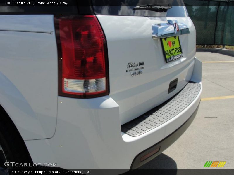 Polar White / Gray 2006 Saturn VUE