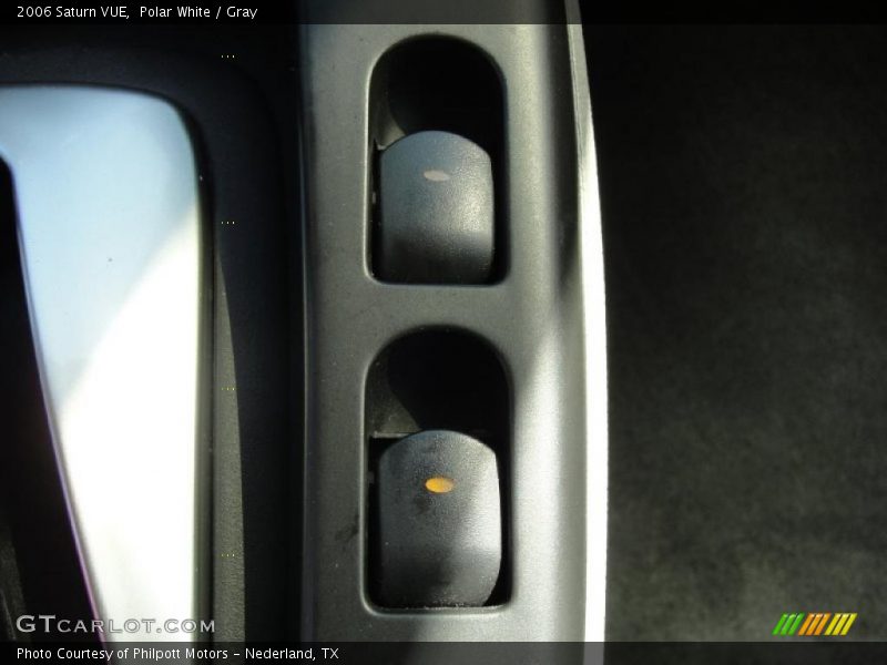 Polar White / Gray 2006 Saturn VUE