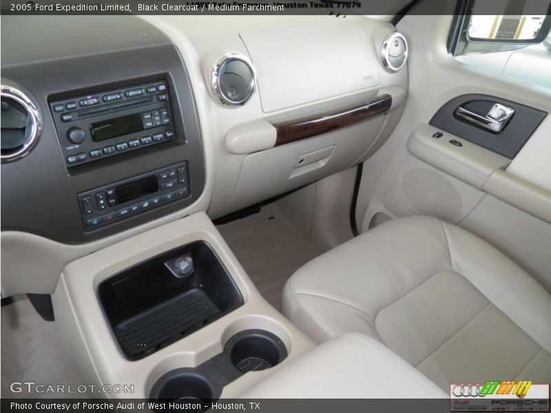 Black Clearcoat / Medium Parchment 2005 Ford Expedition Limited