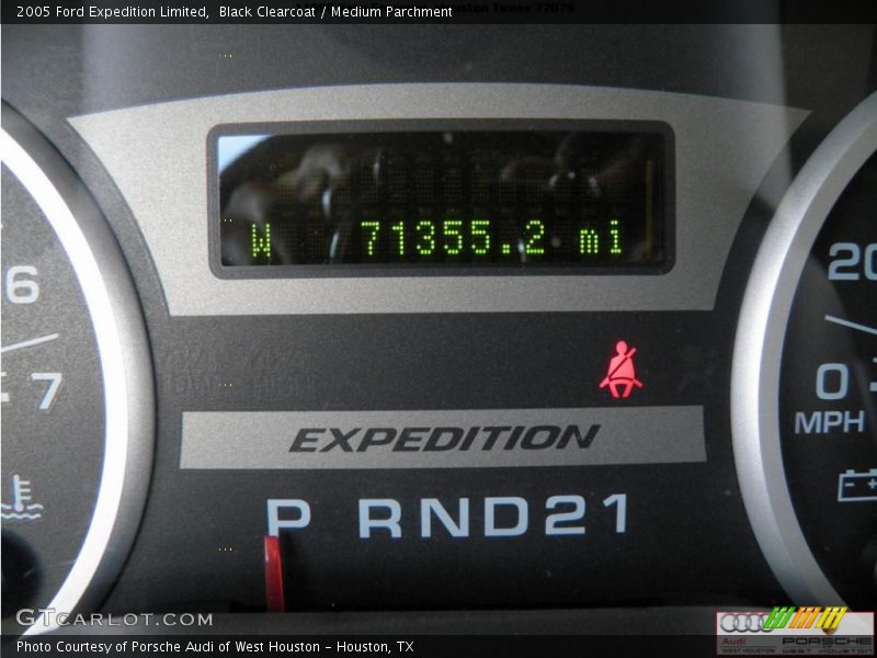 Black Clearcoat / Medium Parchment 2005 Ford Expedition Limited