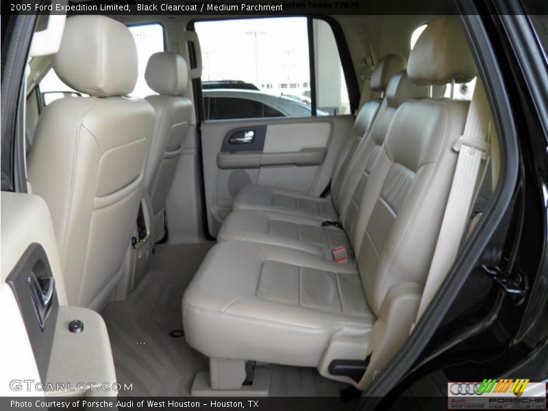 Black Clearcoat / Medium Parchment 2005 Ford Expedition Limited