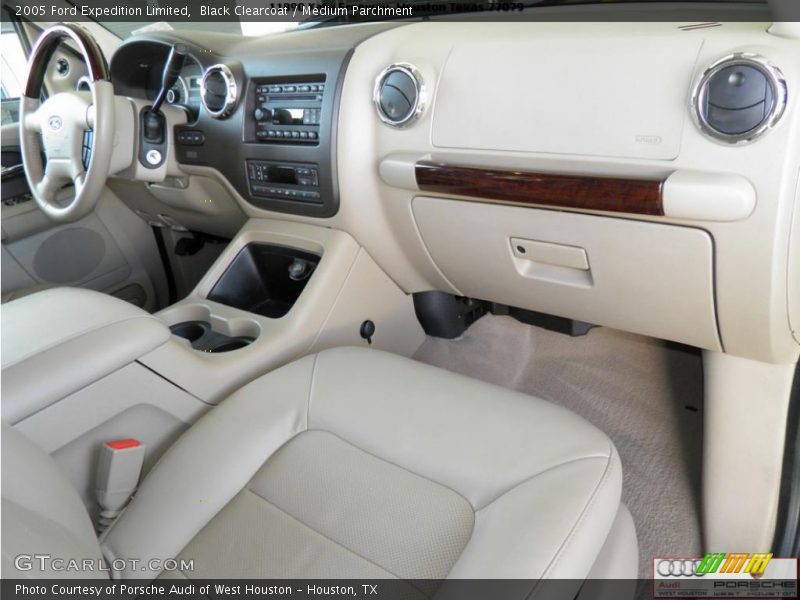 Black Clearcoat / Medium Parchment 2005 Ford Expedition Limited