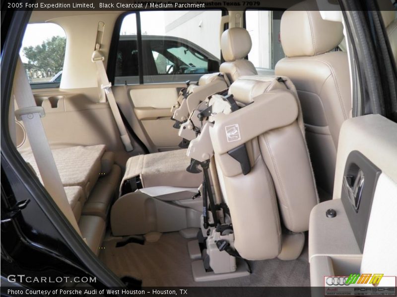 Black Clearcoat / Medium Parchment 2005 Ford Expedition Limited
