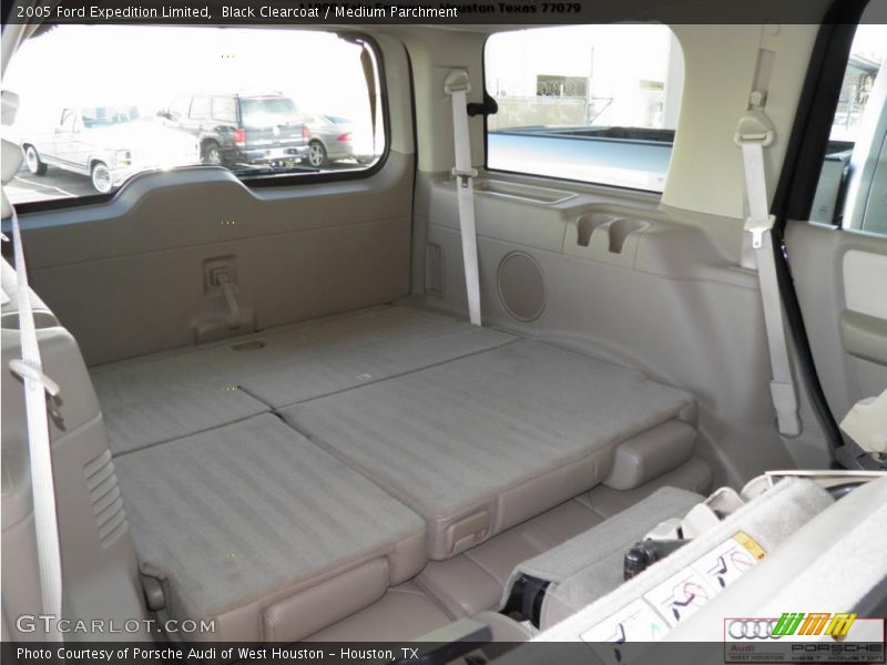 Black Clearcoat / Medium Parchment 2005 Ford Expedition Limited
